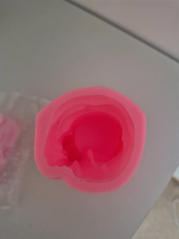 Molde de silicona rosa con diseño de flor de 10cm y soporte de teléfono con ventosa – photo 2